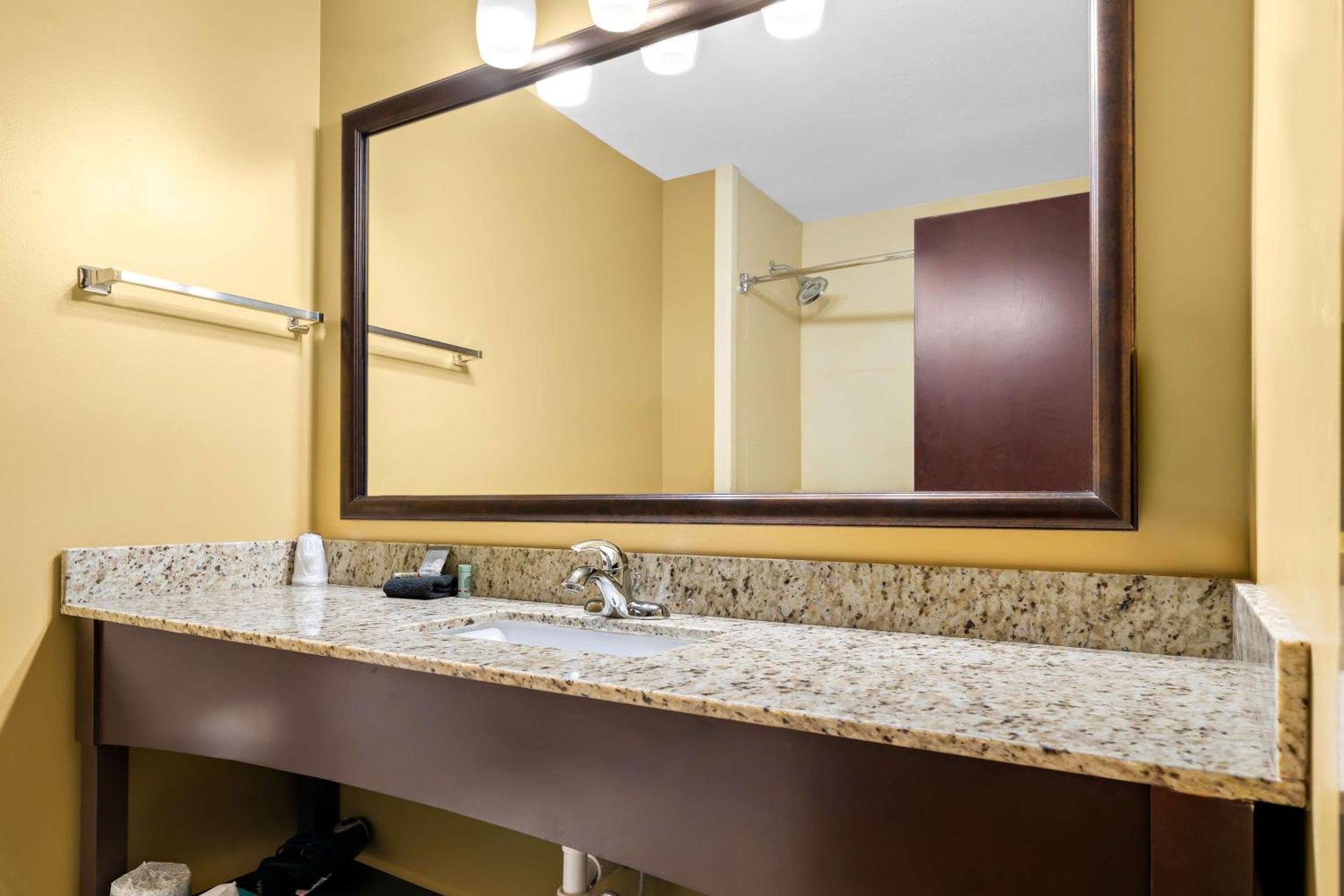 Best Western Paradise Inn Savoy Экстерьер фото