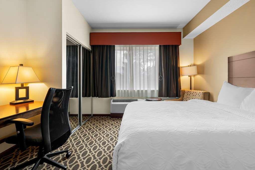 Best Western Paradise Inn Savoy Номер фото